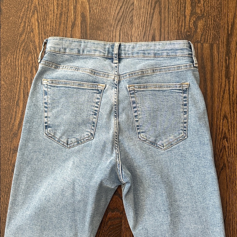 NWOT Topshop Light Blue Cropped Jeans with Frayed Hem - Picture 7 of 7